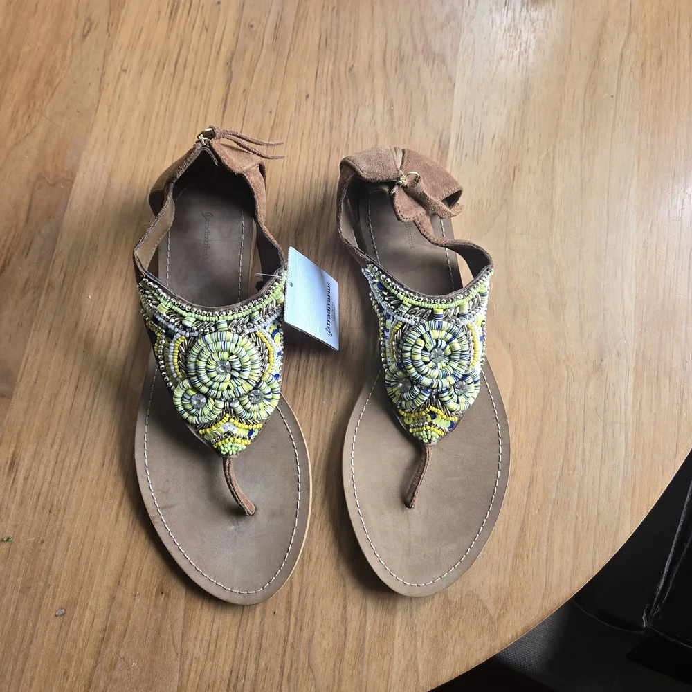 Stradivarius Brown Sandals with Yellow Beaded Design Size EU39/US 8 - Picture 1 of 7